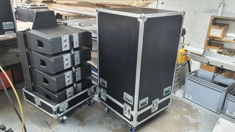 Cases im Stapel