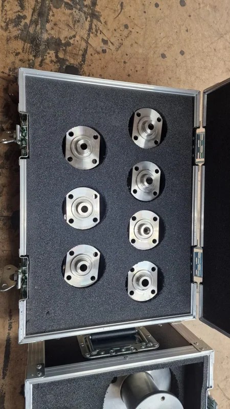 Metallteile im Schaumeinsatz