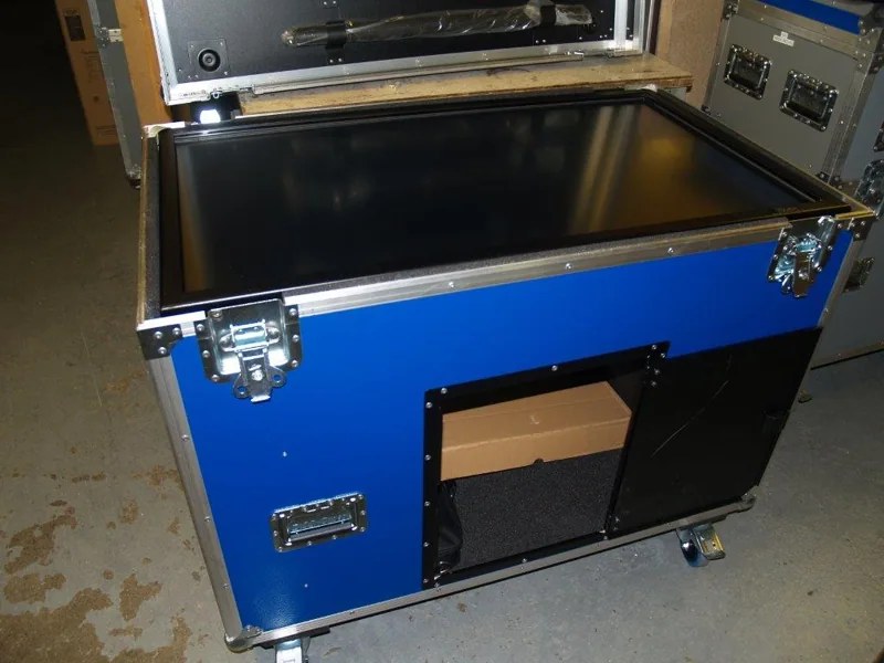 Monitorcase mit Zubehörfach