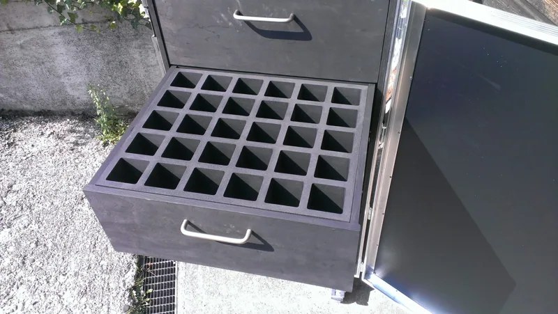 Schubladen und herausnehmbare Boxen