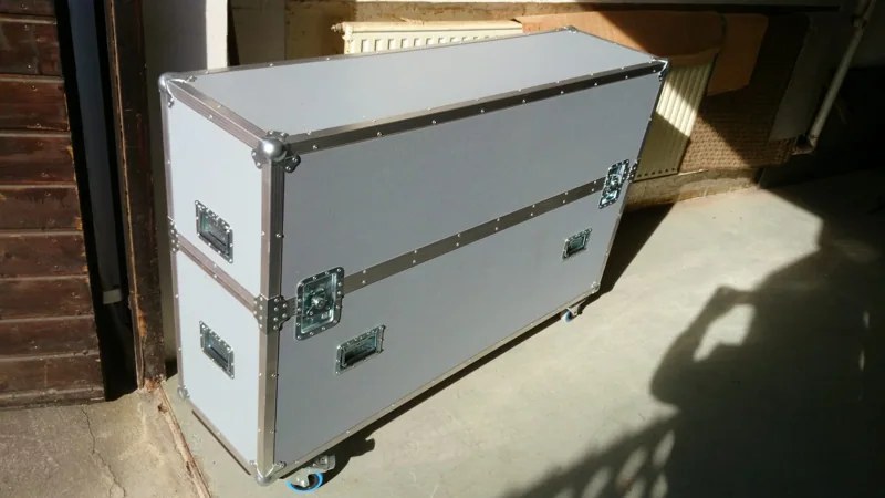 Helles Case auf Rollen